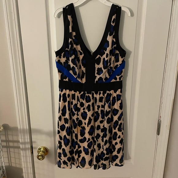 Womens Leopard Print Dress. Zipper Back. Size 9 - Picture 1 of 3